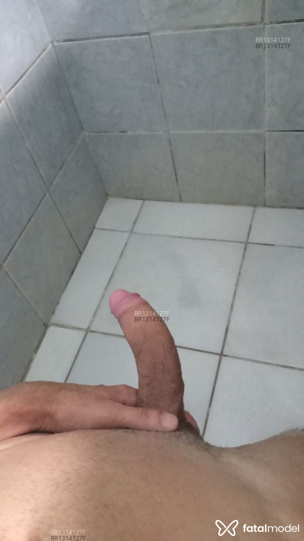 Acompanhante homem com cabelo castanho de olhos pretos em São Mateus - Matheus