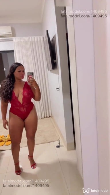 Acompanhante mulher morena (o) de olhos castanhos em Rio Verde - Isadora Ribeiro