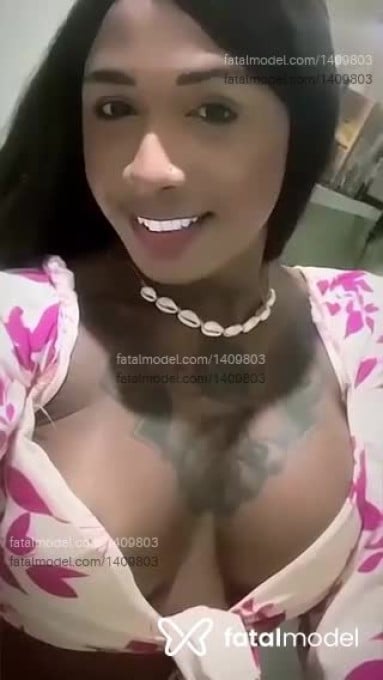Acompanhante mulher trans morena (o) de olhos castanhos em Camboriú - Lais oliveira