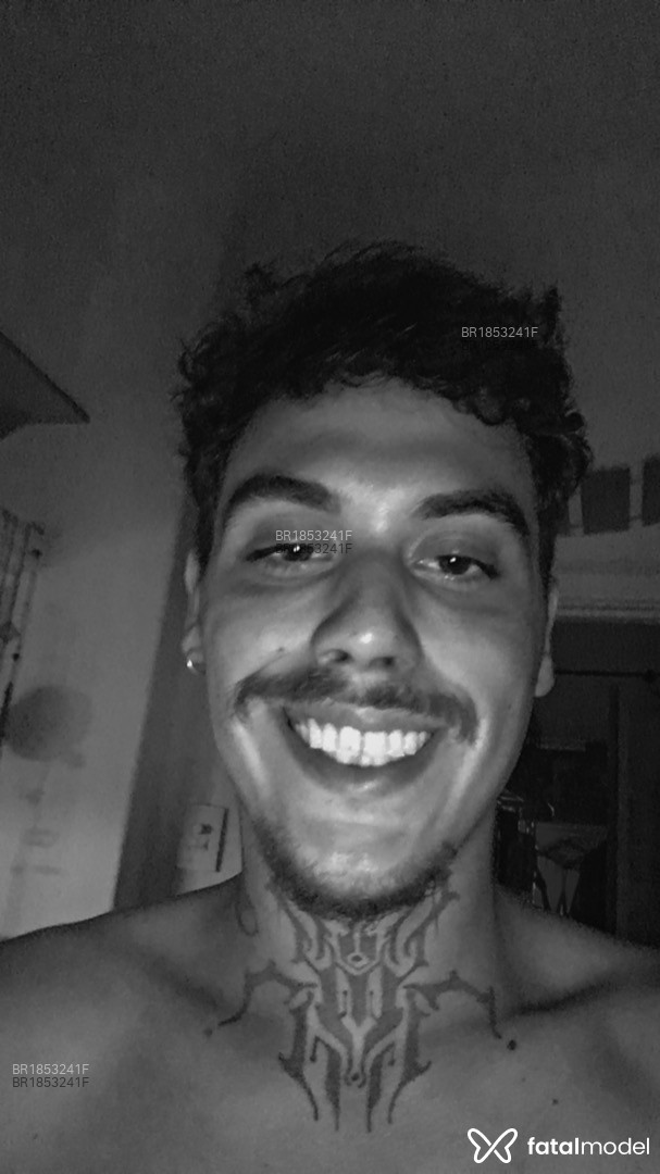 Acompanhante homem com cabelo castanho de olhos castanhos em Rio de Janeiro Acompanhante homem com cabelo castanho de olhos castanhos em Rio de Janeiro - Jackie