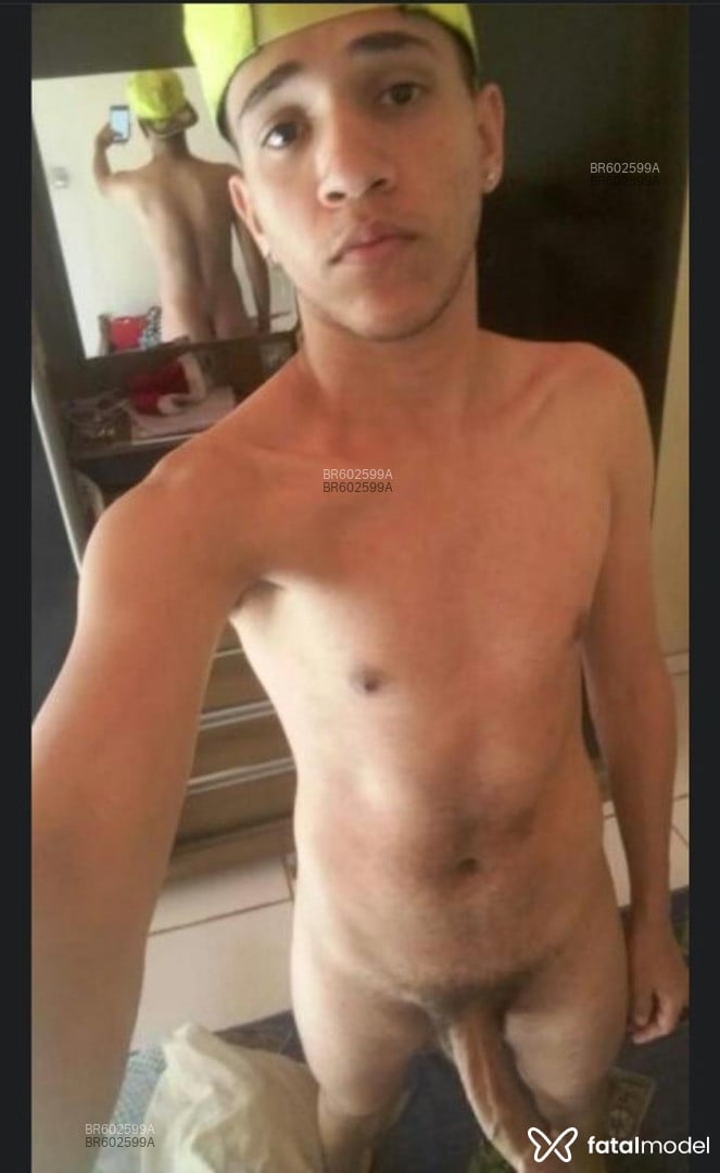 Acompanhante homem com cabelo castanho de olhos castanhos em São Paulo Acompanhante homem com cabelo castanho de olhos castanhos em São Paulo - Enzo Souza