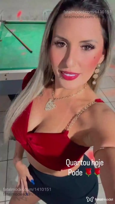 Acompanhante mulher loira (o) de olhos castanhos em Inocência - Yasmim