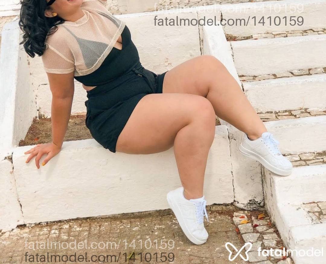 Acompanhante mulher com cabelo castanho de olhos castanhos - Isis Bellucci