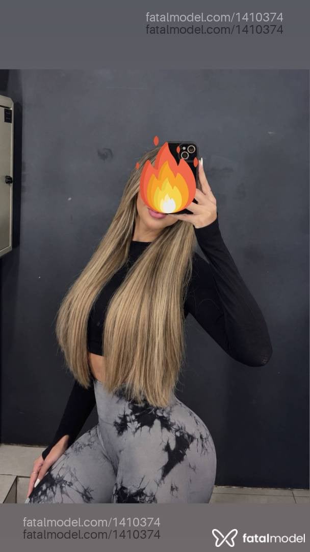 Acompanhante mulher loira (o) de olhos mel - Júlia Villar