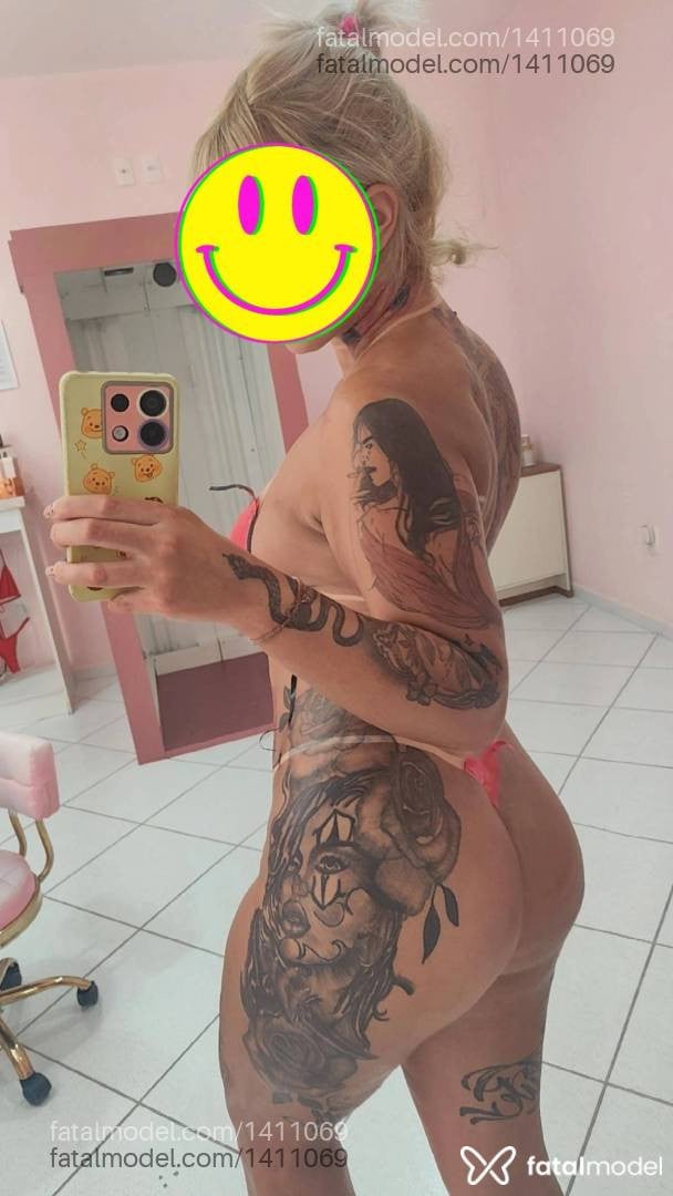 Acompanhante mulher loira (o) de olhos castanhos - Rebeca urach