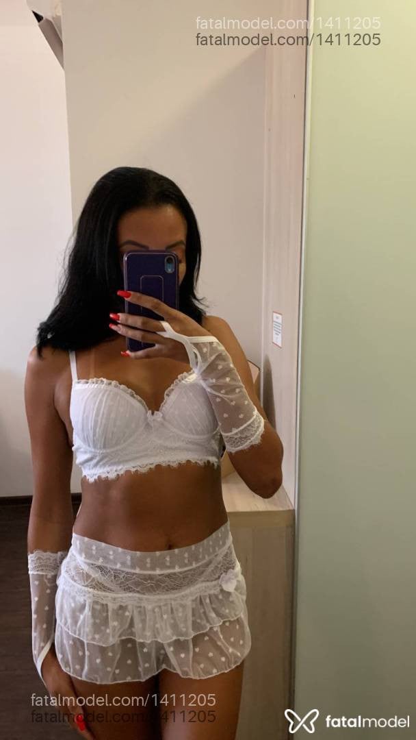 Acompanhante mulher morena (o) de olhos pretos em Belo Horizonte Acompanhante mulher morena (o) de olhos pretos em Belo Horizonte - Monique Nolasco