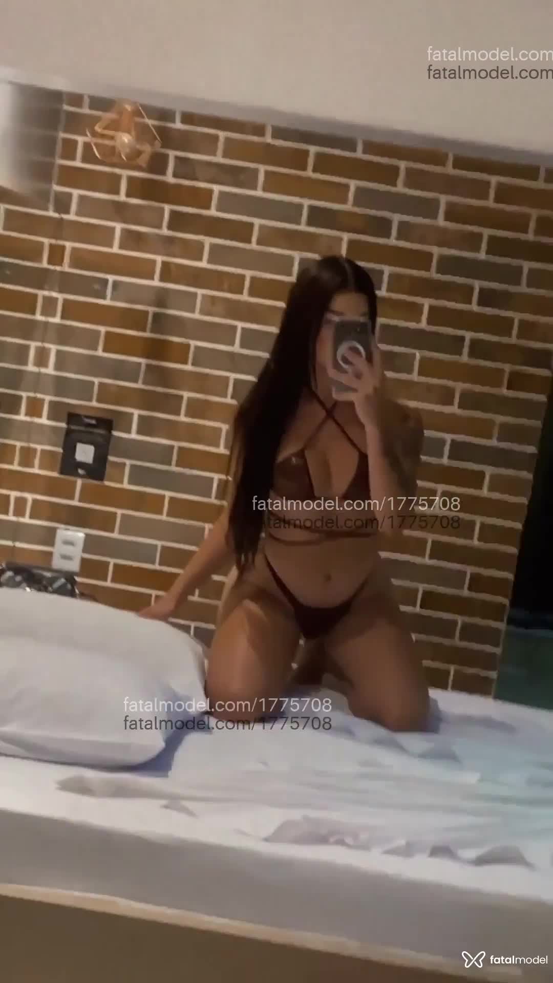 Acompanhante mulher trans morena (o) de olhos verdes em Contagem - Gisele