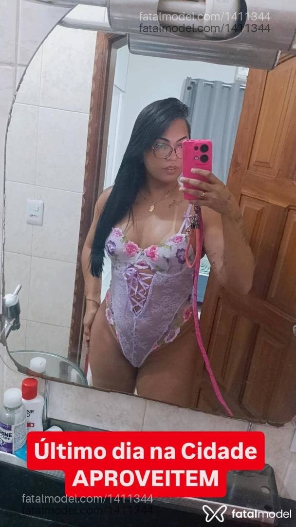 Acompanhante mulher morena (o) de olhos pretos - Zaya
