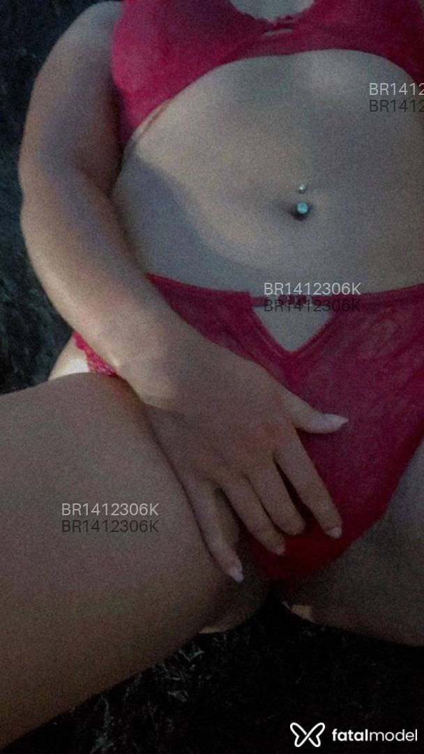 Acompanhante mulher ruiva (o) de olhos pretos - Larissa Pimentel Acompanhante mulher ruiva (o) de olhos pretos - Larissa Pimentel