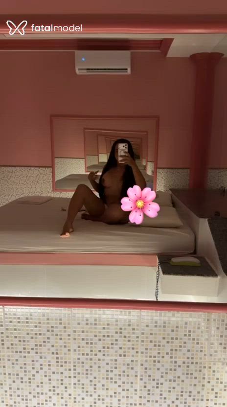 Acompanhante mulher morena (o) de olhos pretos - Indiaaaaxuxu Acompanhante mulher morena (o) de olhos pretos - Indiaaaaxuxu