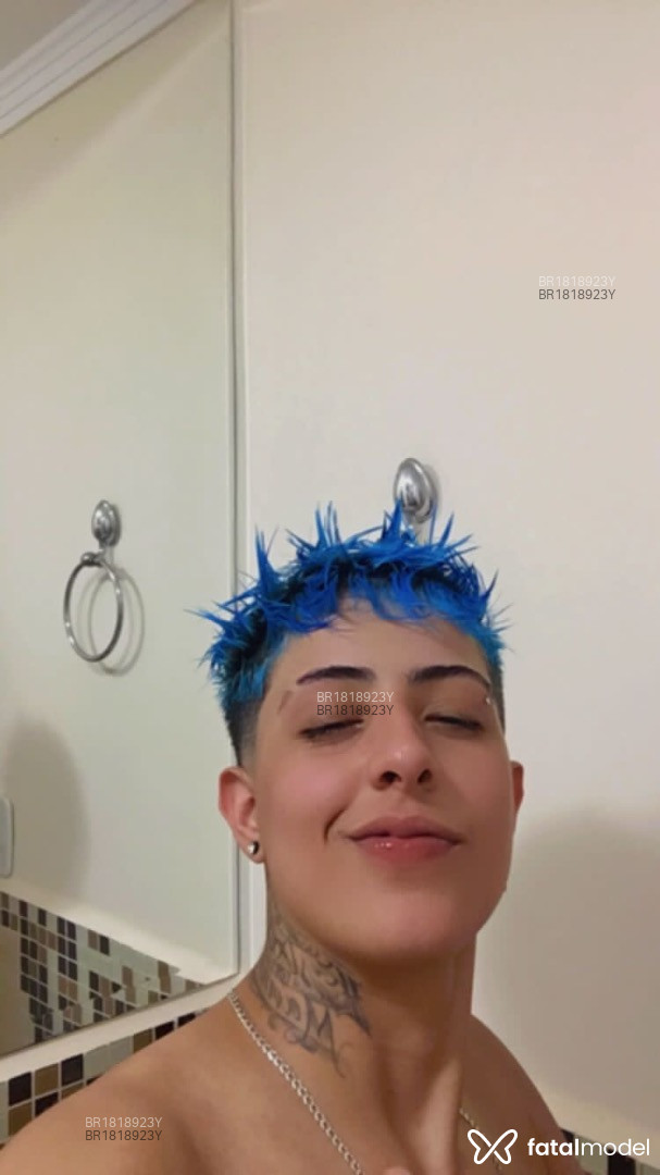 Acompanhante mulher com cabelo colorido de olhos castanhos em São Sebastião - Tayra Green