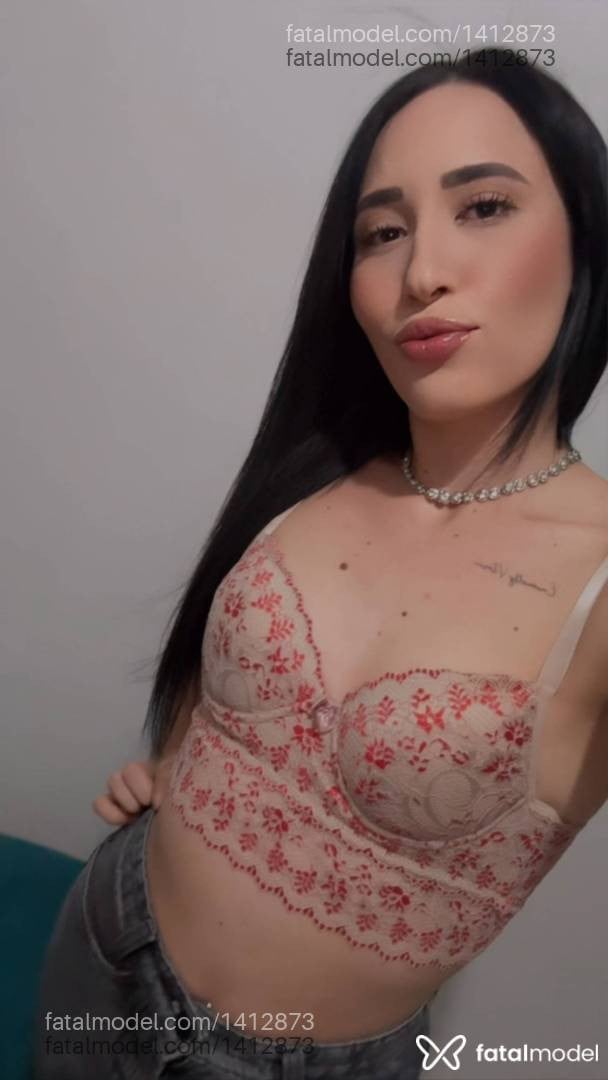 Acompanhante mulher loira (o) de olhos castanhos - Yasmim