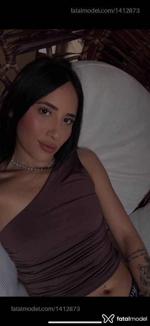 Acompanhante mulher loira (o) de olhos castanhos - Yasmim