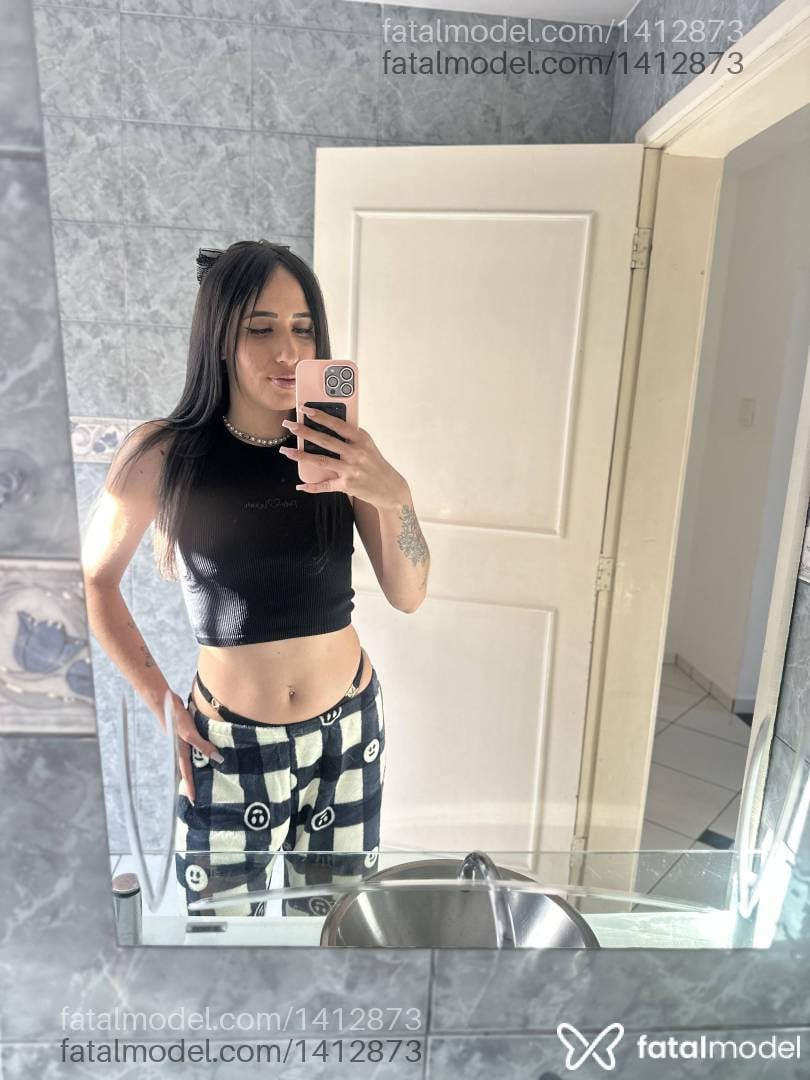 Acompanhante mulher loira (o) de olhos castanhos - Yasmim