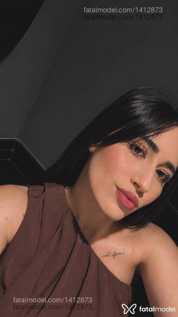 Acompanhante mulher loira (o) de olhos castanhos - Yasmim