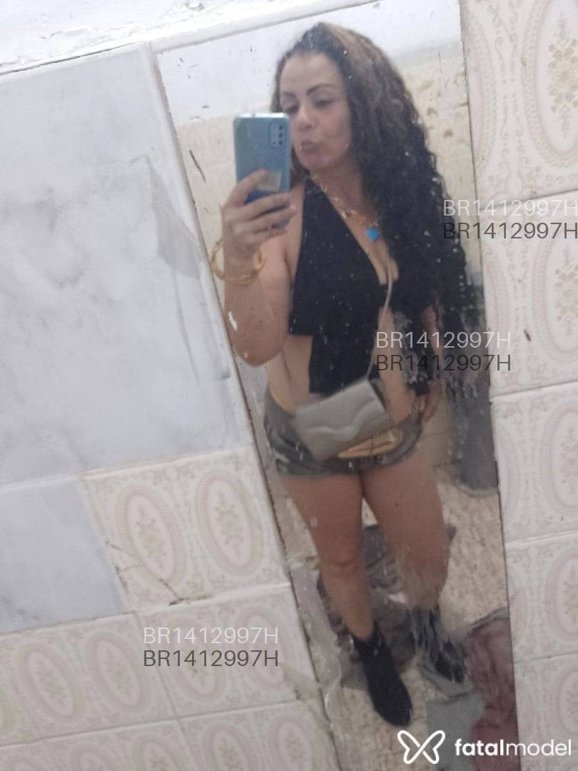 Acompanhante mulher com cabelo castanho de olhos mel em São Gonçalo - Núbia perola