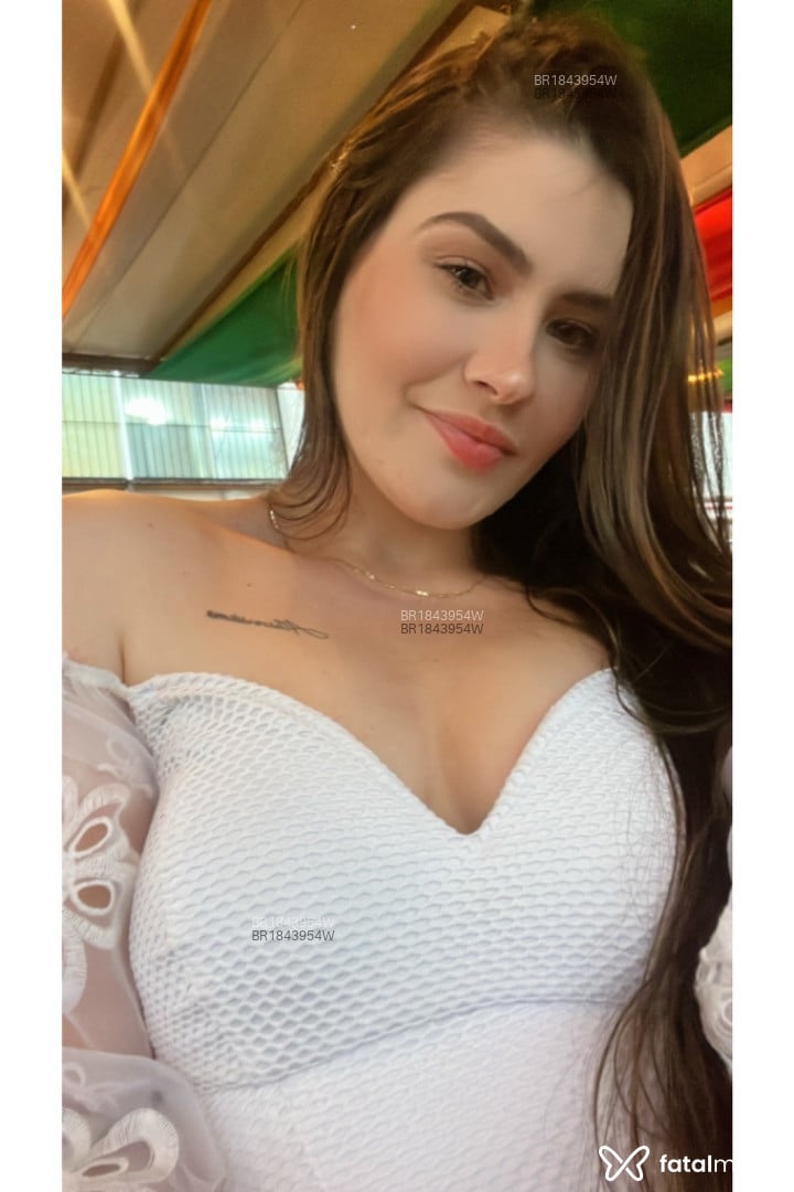 Acompanhante mulher com cabelo castanho de olhos mel em Cascavel - Laura Garcia