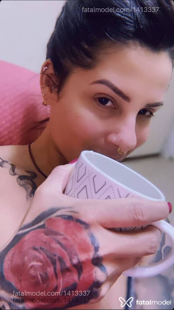 Acompanhante mulher morena (o) de olhos pretos - Isys Costa