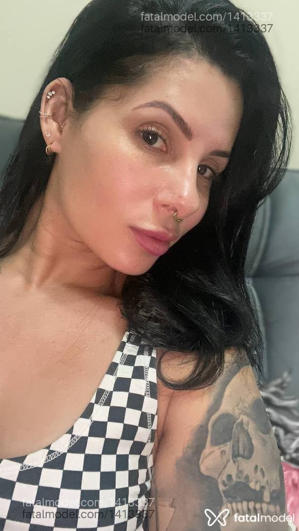 Acompanhante mulher morena (o) de olhos pretos - Isys Costa