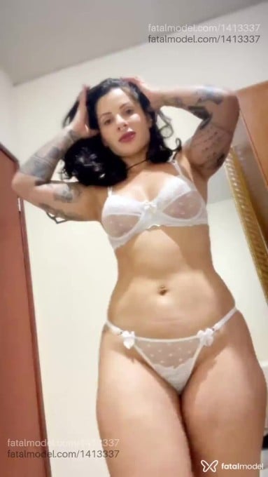 Acompanhante mulher morena (o) de olhos pretos em Venda Nova do Imigrante - Isys Costa