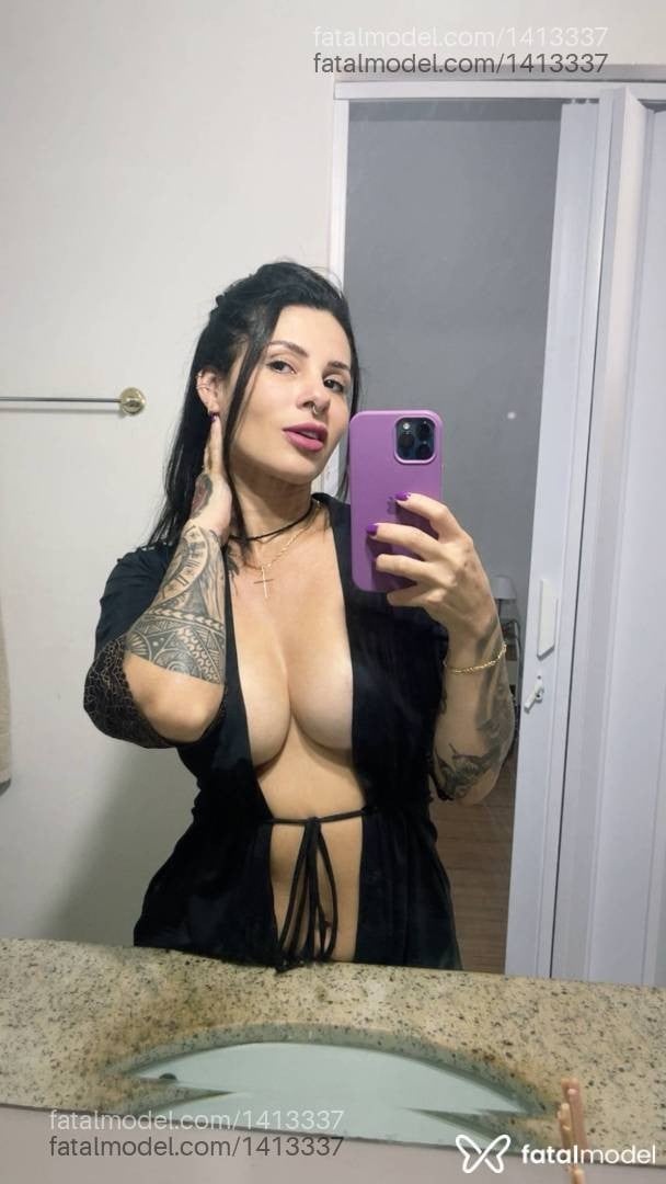 Acompanhante mulher morena (o) de olhos pretos em Venda Nova do Imigrante - Isys Costa