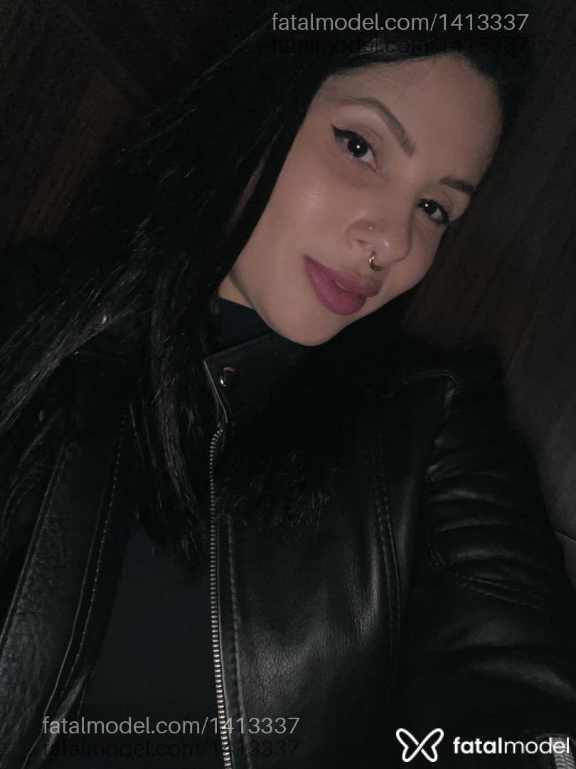 Acompanhante mulher morena (o) de olhos pretos - Isys Costa