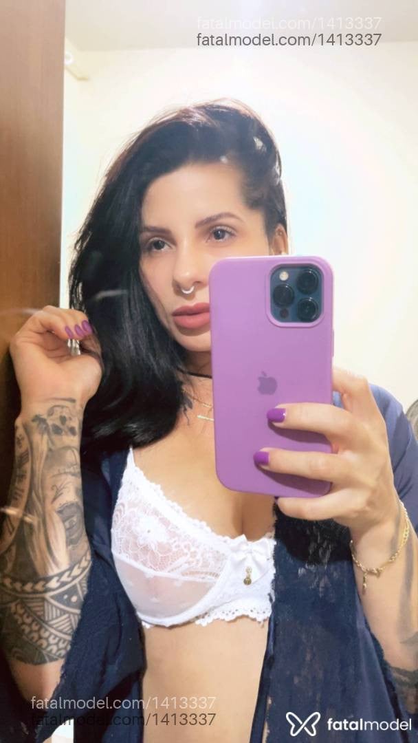Acompanhante mulher morena (o) de olhos pretos em Venda Nova do Imigrante - Isys Costa