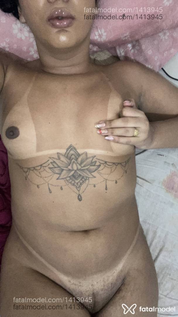Acompanhante mulher trans morena (o) de olhos castanhos - Ayarlla