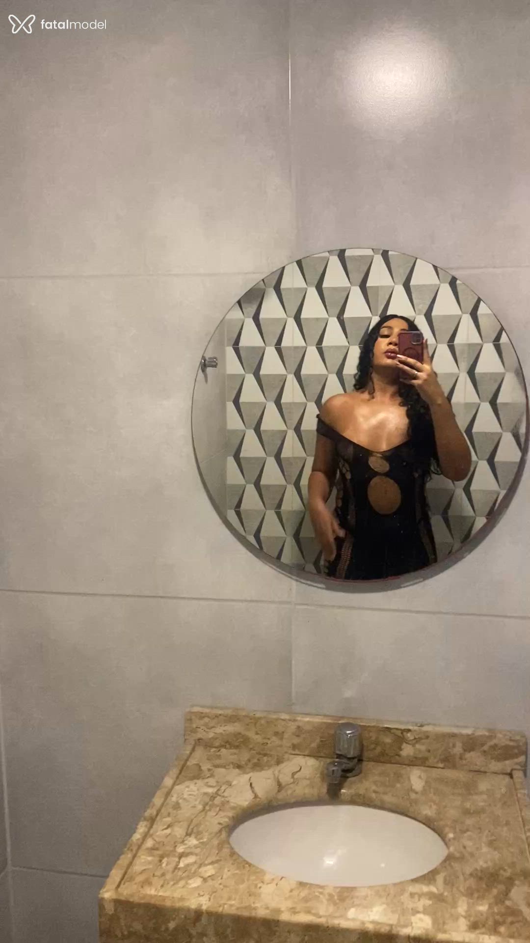 Acompanhante mulher trans morena (o) de olhos castanhos - Ayarlla