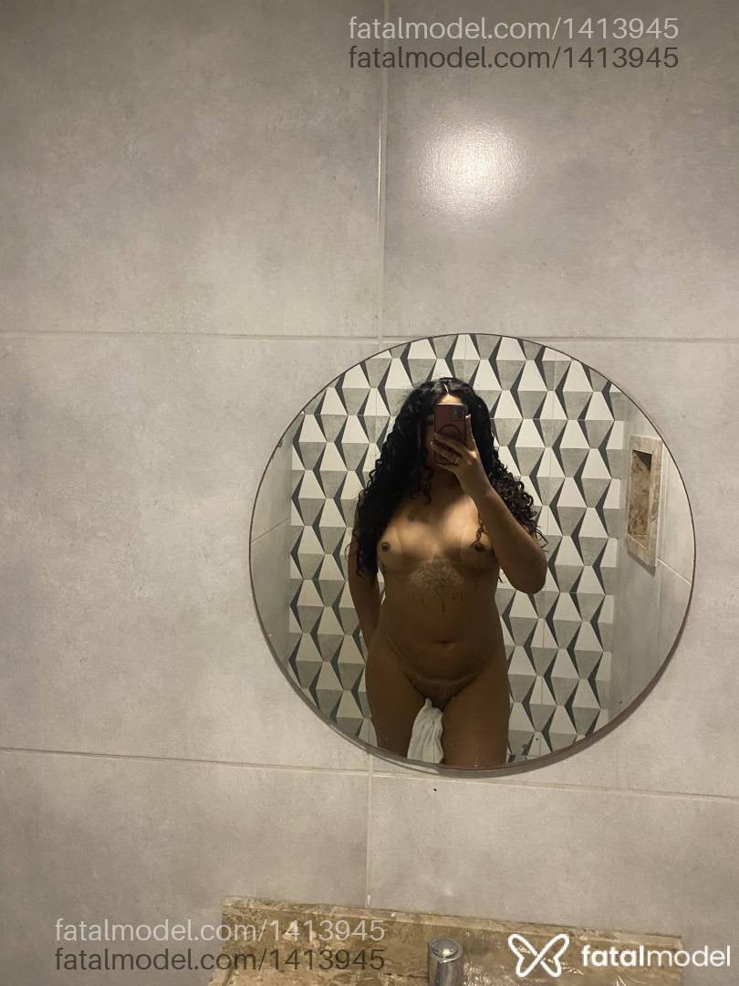 Acompanhante mulher trans morena (o) de olhos castanhos - Ayarlla