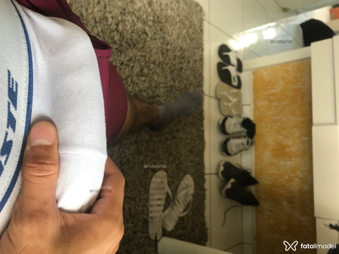 Acompanhante homem com cabelo castanho de olhos castanhos em Palhoça - Dp Igor