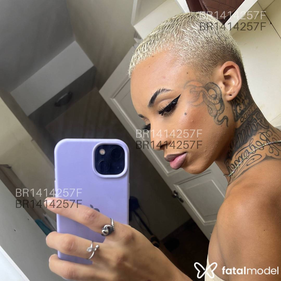 Acompanhante mulher loira (o) de olhos castanhos em São Paulo - Eduarda Olivier