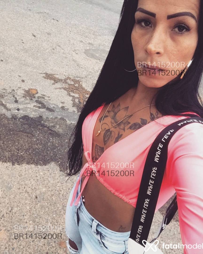 Acompanhante mulher trans morena (o) de olhos castanhos em Ubá - Brenda rocha
