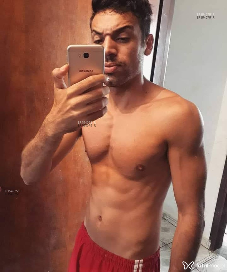 Acompanhante homem com cabelo castanho de olhos castanhos em Franca - James