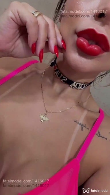 Acompanhante mulher loira (o) de olhos mel em Goiânia Acompanhante mulher loira (o) de olhos mel em Goiânia - Mel Mendes