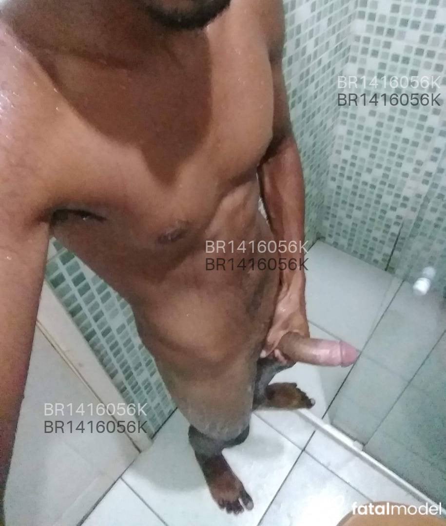 Acompanhante homem morena (o) de olhos castanhos em Volta Redonda - Black
