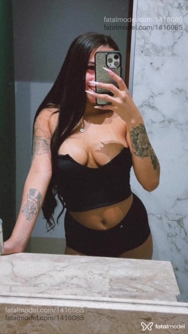 Acompanhante mulher com cabelo castanho de olhos castanhos - Bella
