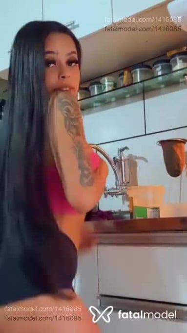 Acompanhante mulher com cabelo castanho de olhos castanhos em Patos de Minas - Bella