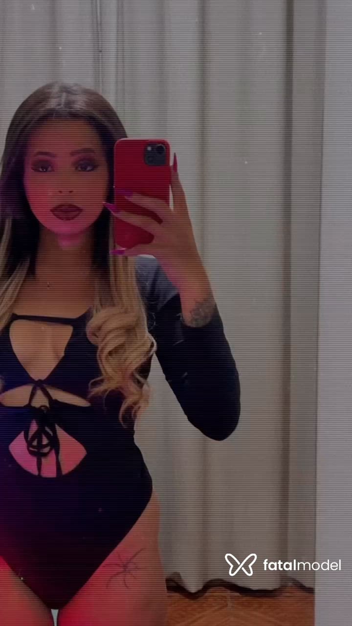 Acompanhante mulher com cabelo castanho de olhos castanhos - Bella Acompanhante mulher com cabelo castanho de olhos castanhos - Bella