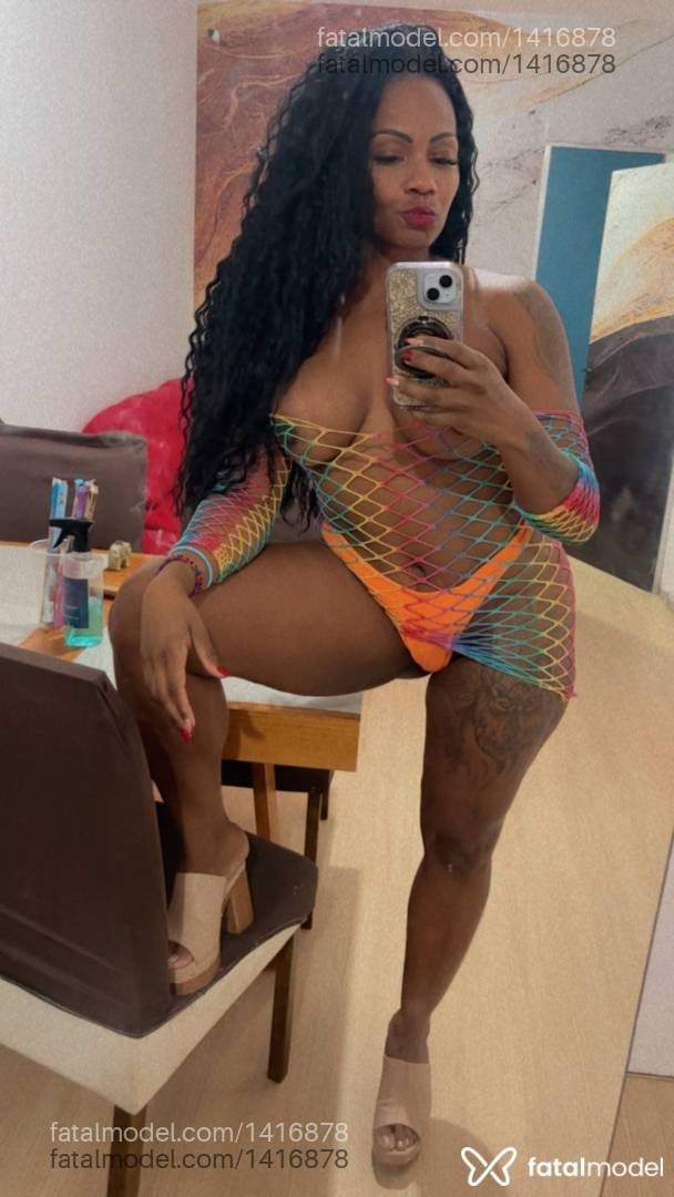Acompanhante mulher morena (o) de olhos castanhos - Mirella Fontes