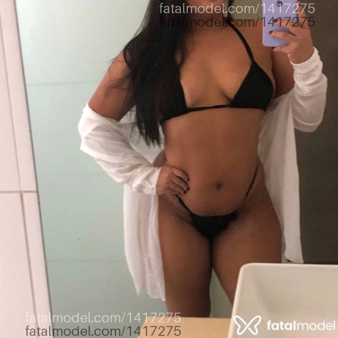 Acompanhante mulher com cabelo castanho de olhos castanhos - Thainá Morena