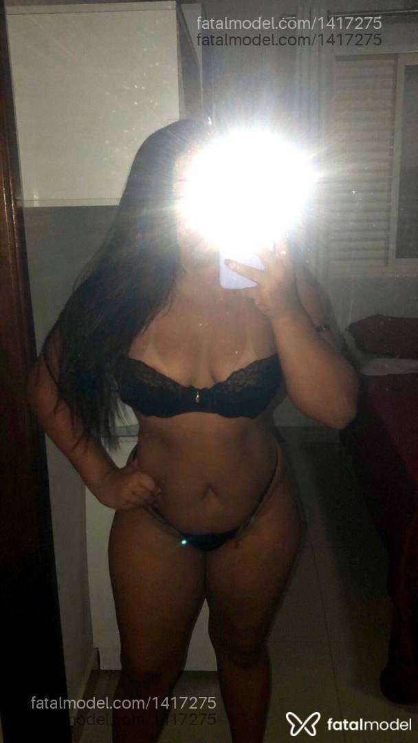 Acompanhante mulher com cabelo castanho de olhos castanhos - Thainá Morena