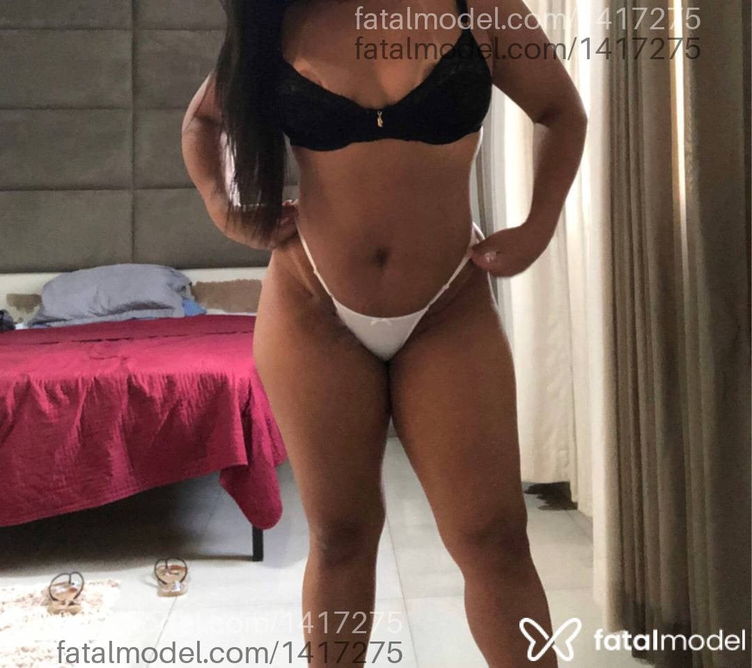 Acompanhante mulher com cabelo castanho de olhos castanhos - Thainá Morena