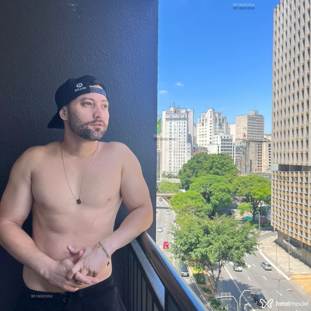 Acompanhante homem com cabelo castanho de olhos castanhos em São Paulo Acompanhante homem com cabelo castanho de olhos castanhos em São Paulo - Jeff carlos