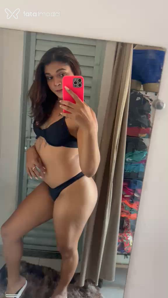 Acompanhante mulher trans com cabelo castanho de olhos castanhos em Rio Verde Acompanhante mulher trans com cabelo castanho de olhos castanhos em Rio Verde - Júllia Mell