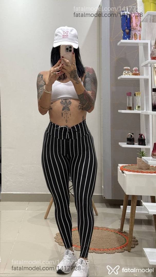 Acompanhante mulher com cabelo castanho de olhos castanhos em Cacoal Acompanhante mulher com cabelo castanho de olhos castanhos em Cacoal - Alexia Boklove