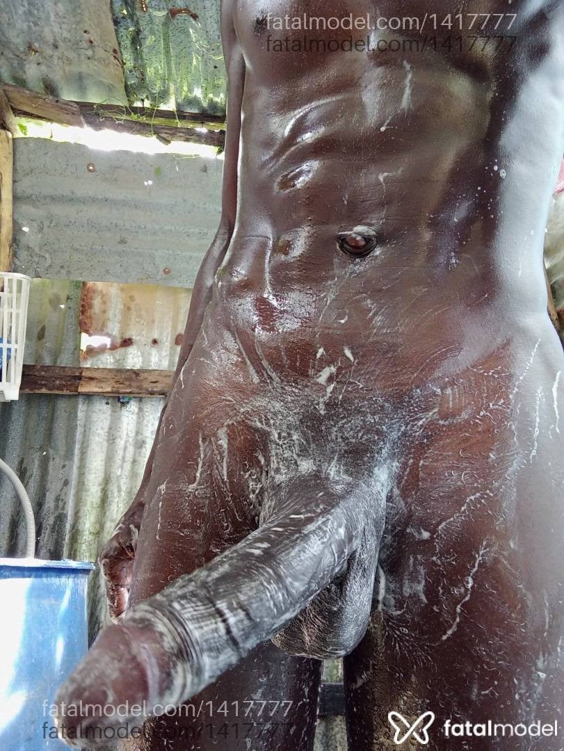 Acompanhante homem com cabelo castanho de olhos castanhos - Pedro