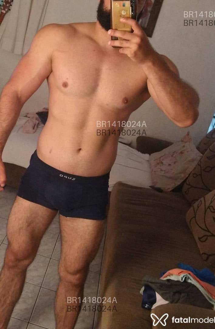 Acompanhante homem com cabelo castanho de olhos castanhos em Joinville - Fernando