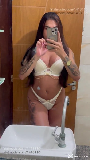 Acompanhante travesti morena (o) de olhos verdes em Caruaru Acompanhante travesti morena (o) de olhos verdes em Caruaru - Melissa Silva