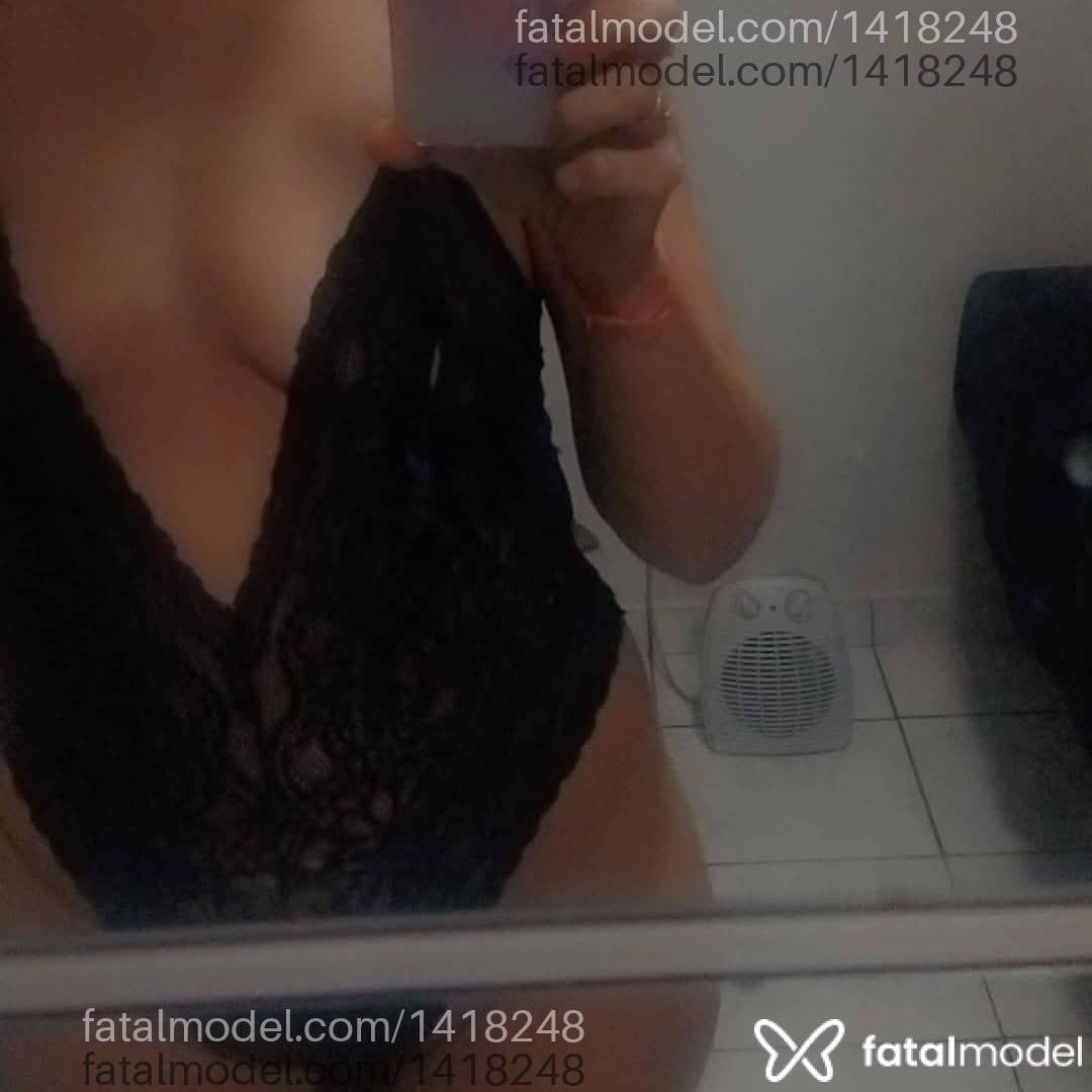 Acompanhante mulher loira (o) de olhos verdes - Juliana